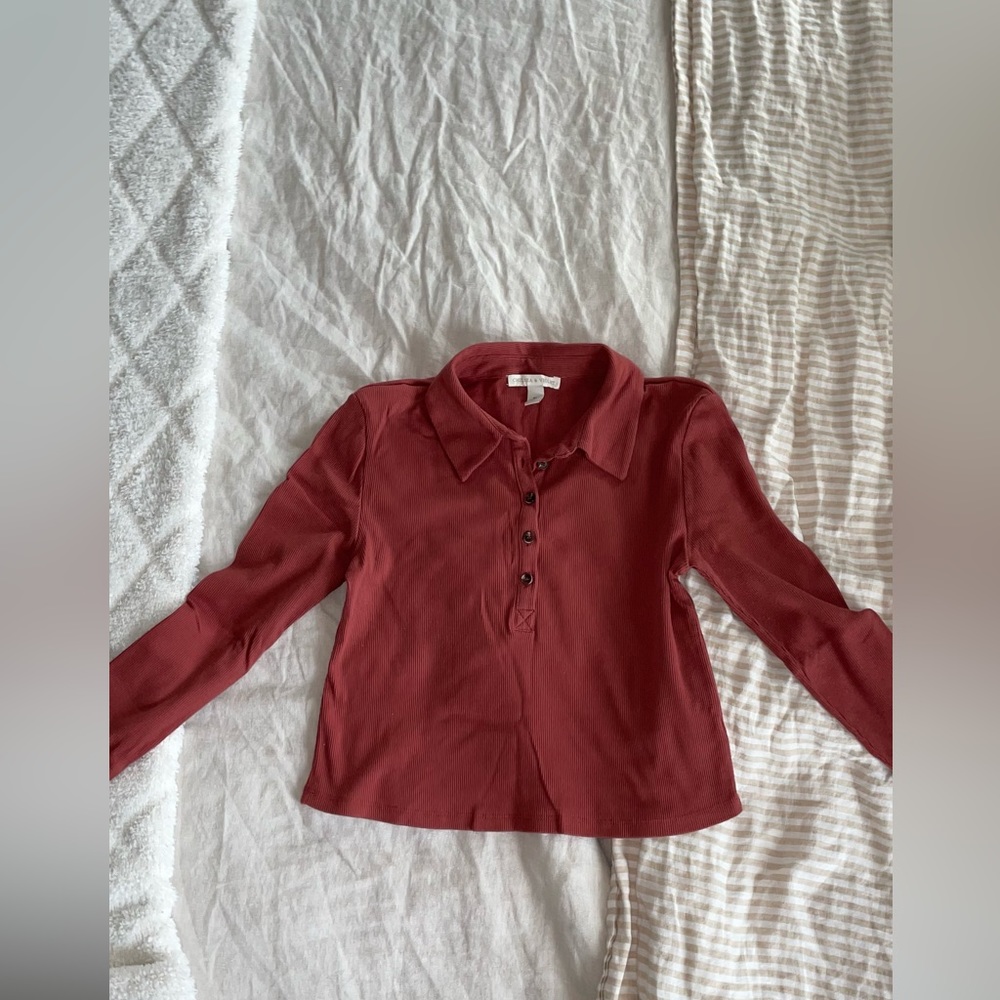 Ribbed long sleeve cropped shirt size M